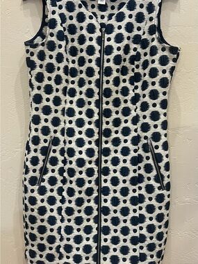 Donna Morgan Sleeveless Polka Dot Zip-Front Shift Dress in Navy and White